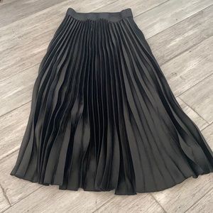 H&M Skirts | Black Knee Length Skirt